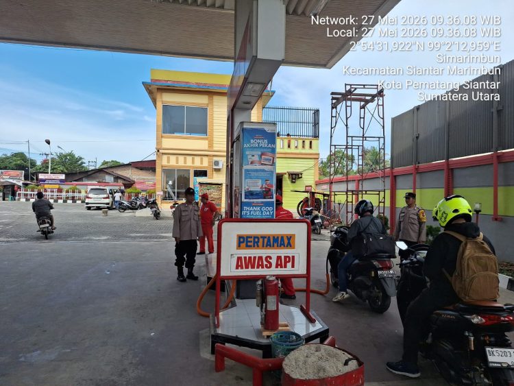 Pastikan Distribusi BBM Aman dan Kondusif, Bhabinkamtibmas Polsek Siantar Marihat Monitoring SPBU