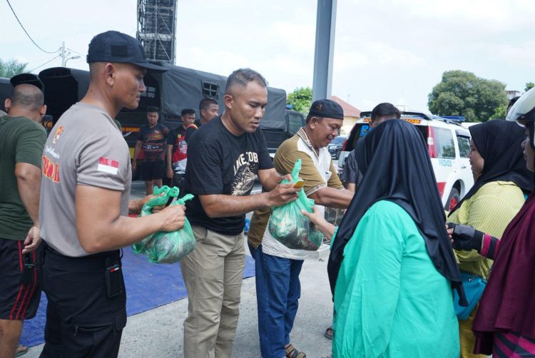 Brimob Polda Sumut Tebar Kepedulian, 25 Sapi dan 7 Kambing Qurban Disalurkan untuk 2.000 Warga