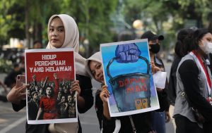 Aksi May Day di Medan Diwarnai Bakar Ban dan Penutupan Jalan, Mahasiswa GMNI Sampaikan 12 Tuntutan