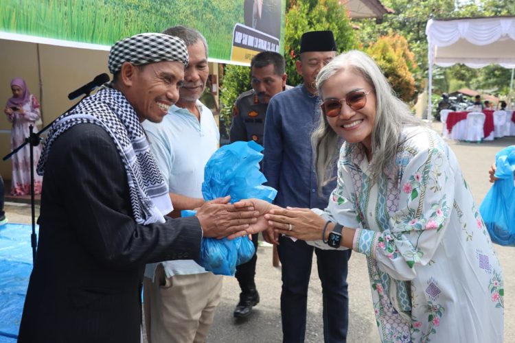 Idul Adha Penuh Makna, Polres Pematangsiantar Sembelih 7 Sapi dan 1 Kambing untuk Ratusan Warga