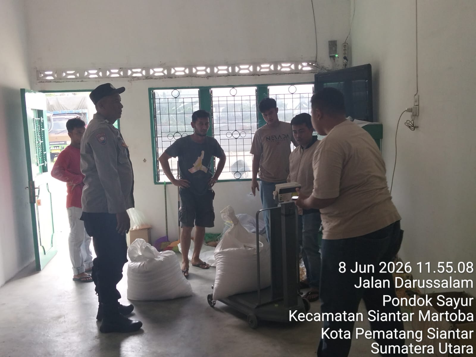 Polsek Siantar Barat Kawal Penjualan Jagung Petani ke Bulog, Perkuat Ketahanan Pangan dan Kesejahteraan Petani