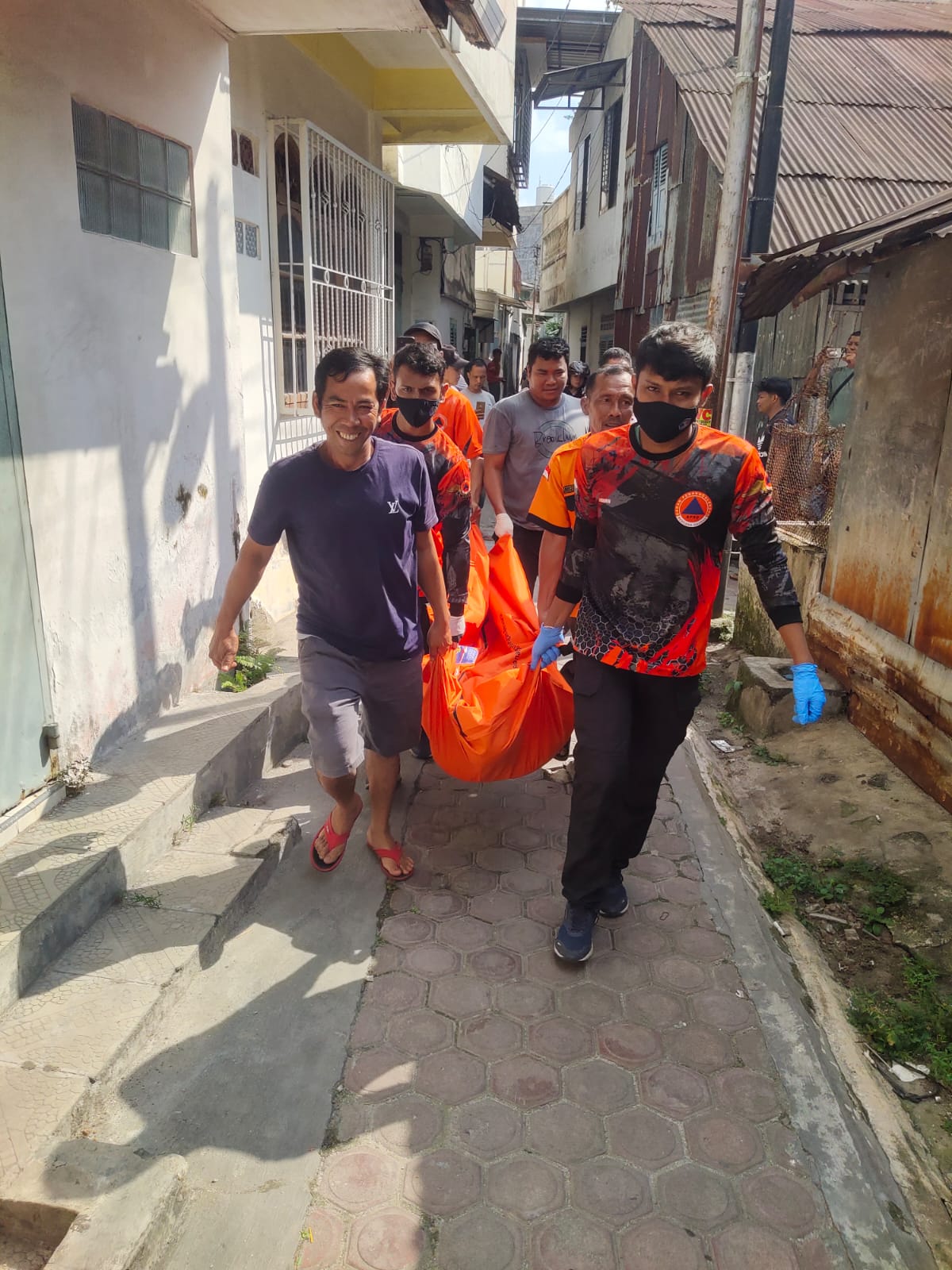 Warga Jalan Wahidin Ditemukan Meninggal Dunia dalam Kondisi Tergantung