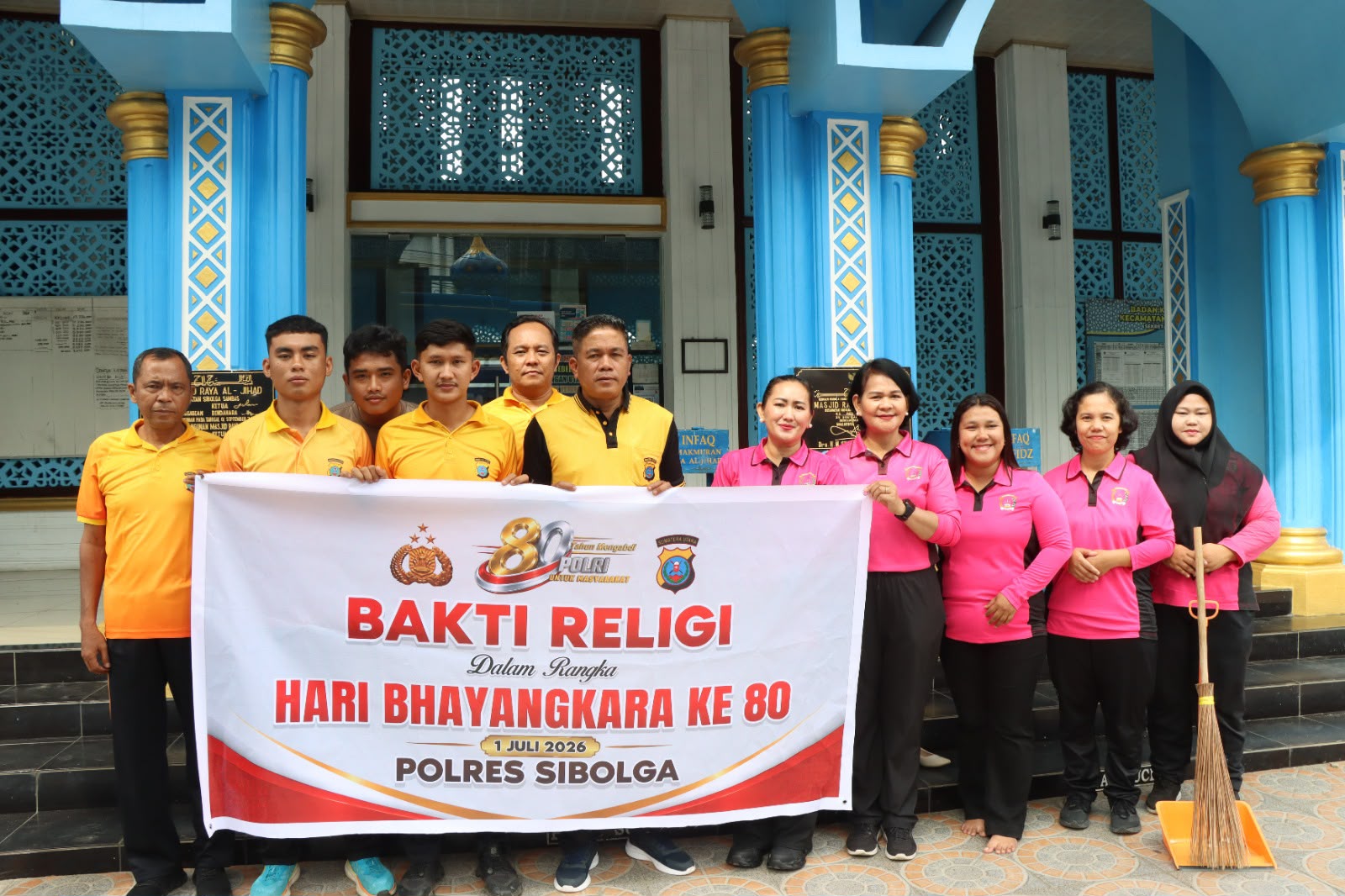 Sambut HUT Bhayangkara Ke-80, Polres Sibolga Gelar Bakti Religi dan Bersihkan Rumah Ibadah
