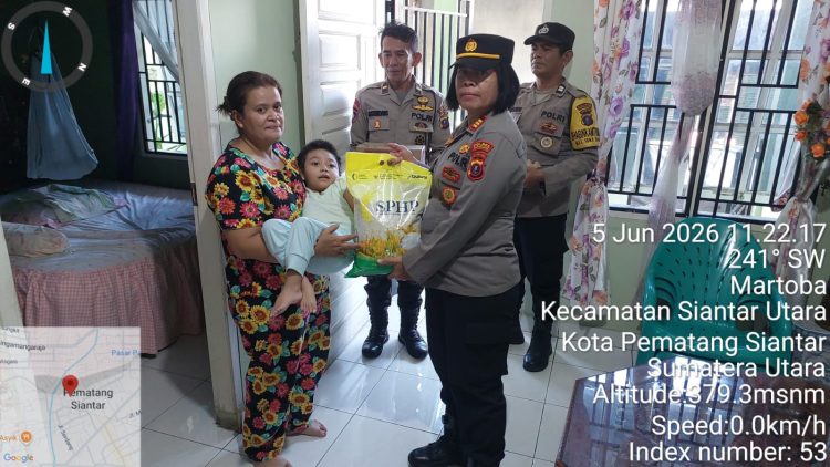 Kapolsek Siantar Utara Gelar Jumat Curhat Kamtibmas, Salurkan Bantuan untuk Balita Stunting