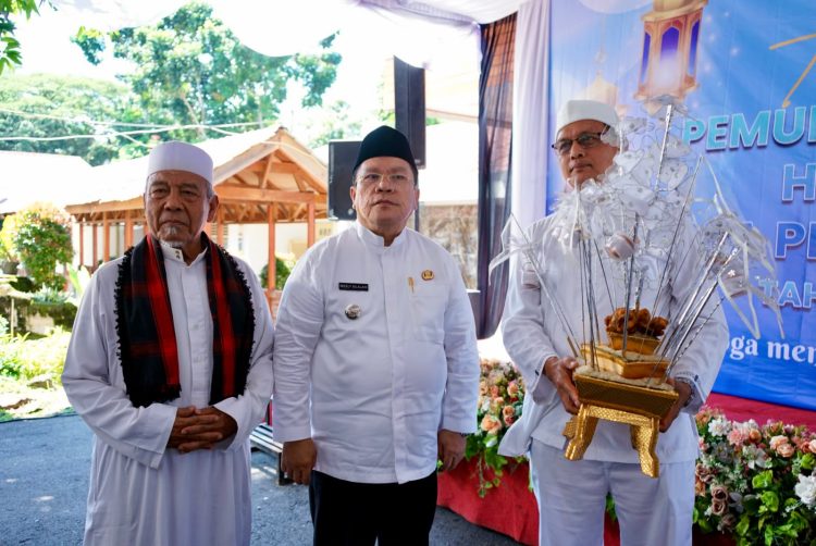 Wesly Silalahi Gelar Tepung Tawar Jamaah Haji, Doakan Jadi Haji Mabrur dan Bawa Berkah untuk Siantar