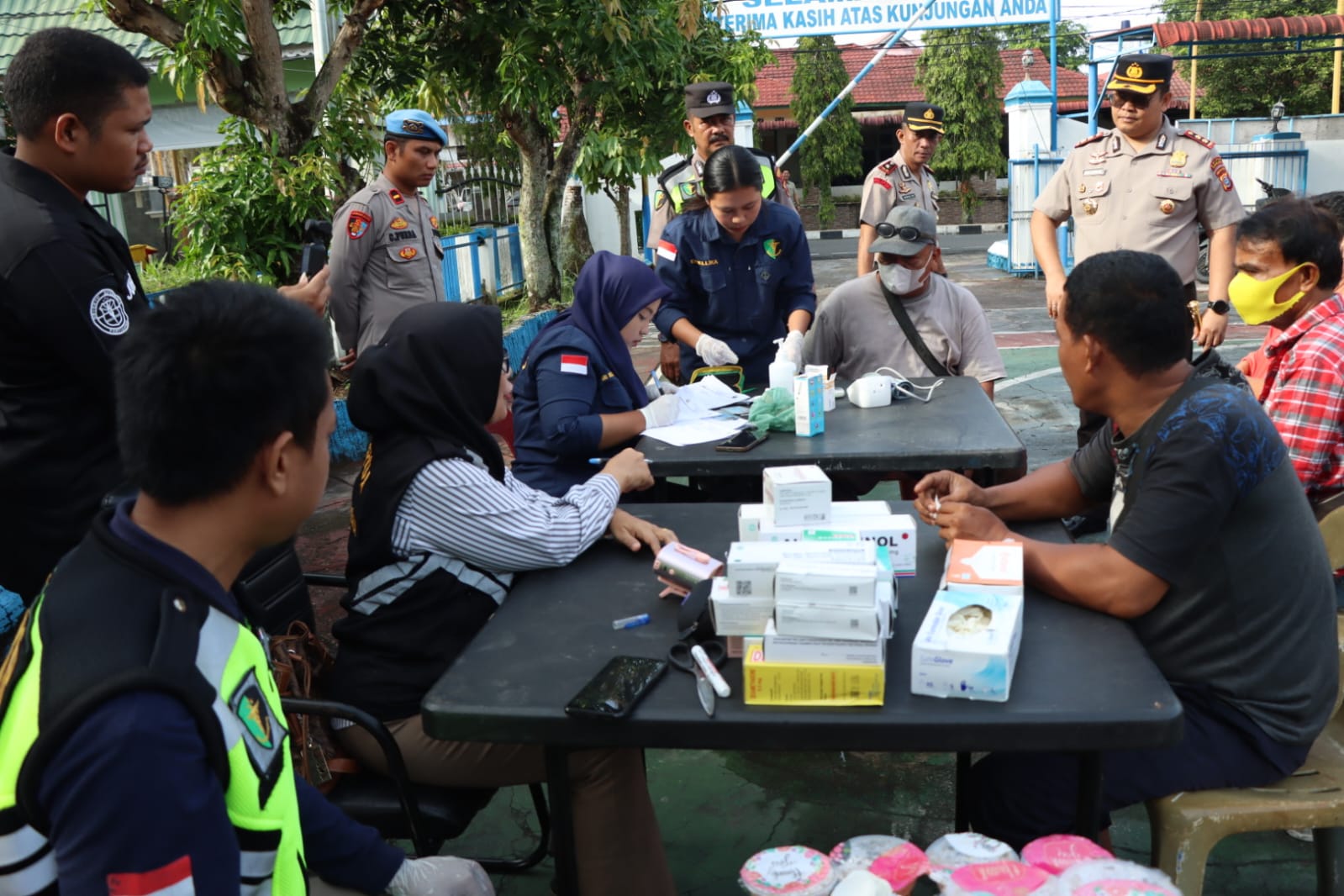 Sambut Hari Bhayangkara ke-80, Kapolres Sibolga Hadirkan Pemeriksaan Kesehatan Gratis untuk Pengemudi Becak