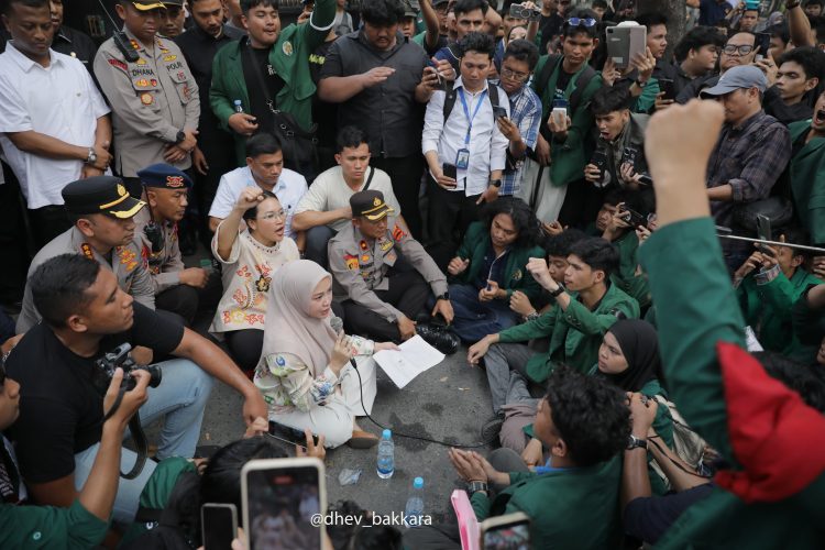 Kapolrestabes Medan Dampingi Ketua DPRD Sumut Teken Fakta Integritas 9 Tuntutan Mahasiswa