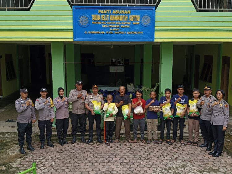 Polsek Siantar Barat Kunjungi Panti Asuhan, Salurkan Bantuan Sambut HUT Bhayangkara ke-80