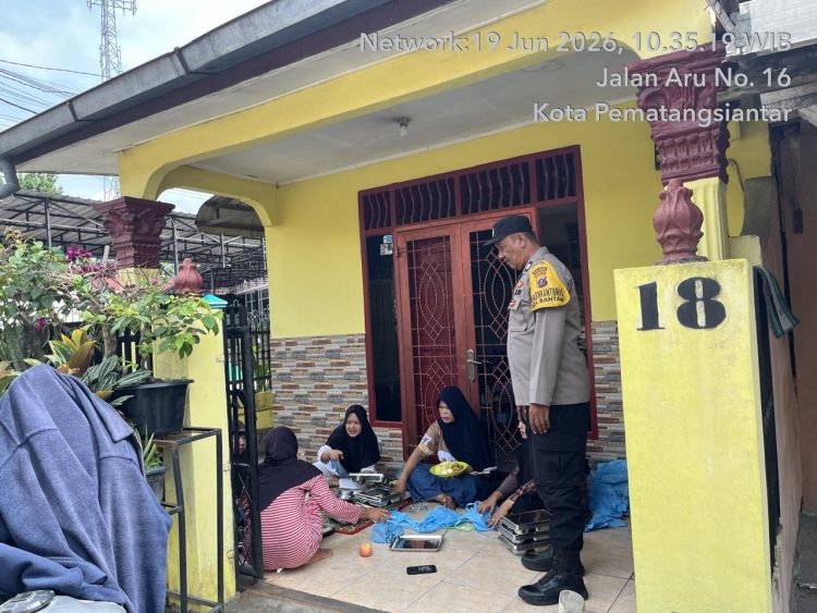 Bhabinkamtibmas Siantar Barat Kawal Distribusi Makanan Bergizi Gratis, Wujudkan Kepedulian Polri bagi Ibu dan Balita