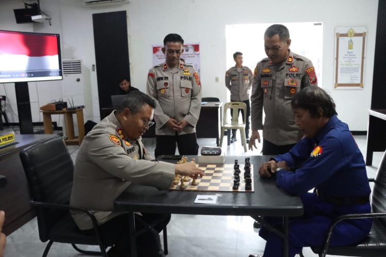 HUT Bhayangkara ke-80 Meriah, 18 Tim Satkamling Adu Strategi di Kejuaraan Catur Kapolres Sibolga Cup