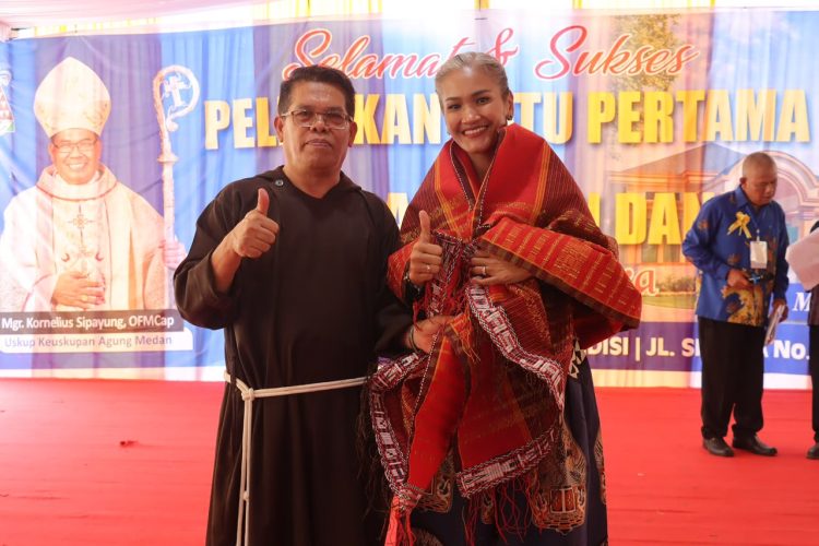 Pengabdian untuk Umat, Kapolres Pematangsiantar Hadiri Peletakan Batu Pertama Gereja St. Klara dan Dukung Penggalangan Dana