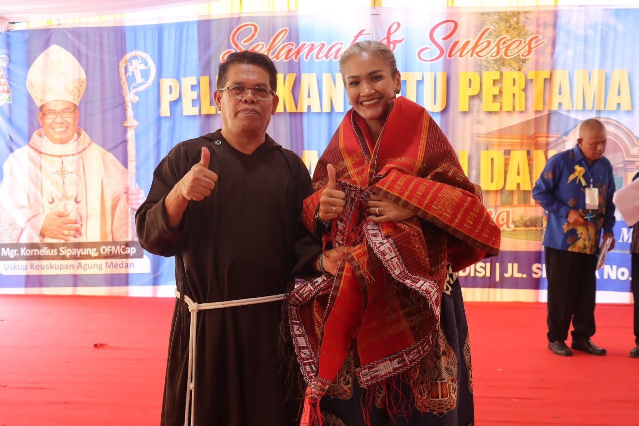 Pengabdian untuk Umat, Kapolres Pematangsiantar Hadiri Peletakan Batu Pertama Gereja St. Klara dan Dukung Penggalangan Dana