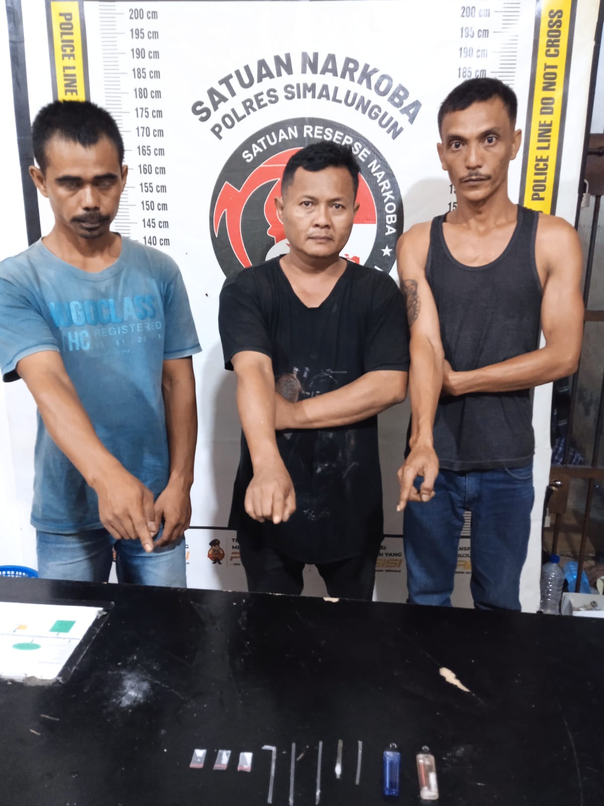 Tiga Pria Ditangkap, Polisi Sita Sabu dan Bong di Desa Parbeokan
