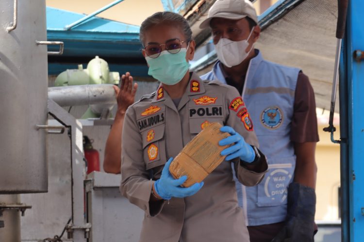 Polres Pematangsiantar Musnahkan 78 Kg Ganja dan 1,1 Kg Sabu Hasil Pengungkapan 8 Kasus
