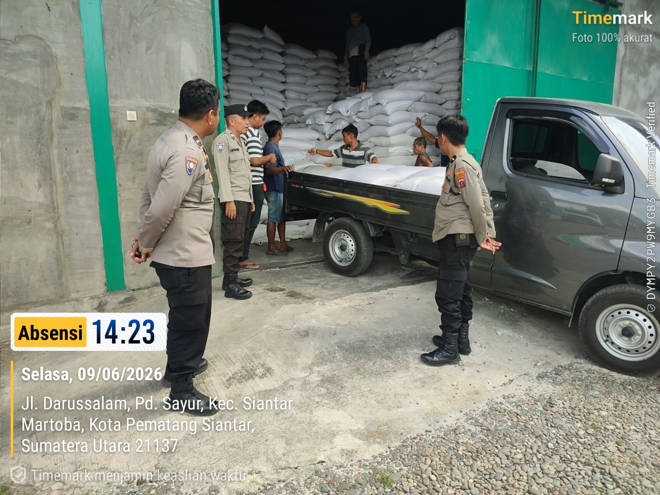 Polsek Siantar Martoba Kawal Penjualan Jagung Petani ke Bulog, Wujud Nyata Dukungan Ketahanan Pangan Nasional