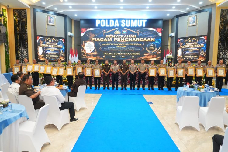 Polres Pematangsiantar Raih Predikat Pelayanan Prima Kategori A, Kapolres Terima Penghargaan Bergengsi dari Kapolri