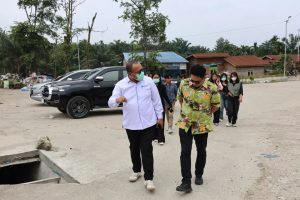 Wakil Rektor II UHNP Hendra Simanjuntak Bawa Mahasiswa UHNP Belajar Langsung di DLH, Cetak Generasi Peduli Lingkungan Lewat Kolaborasi Nyata