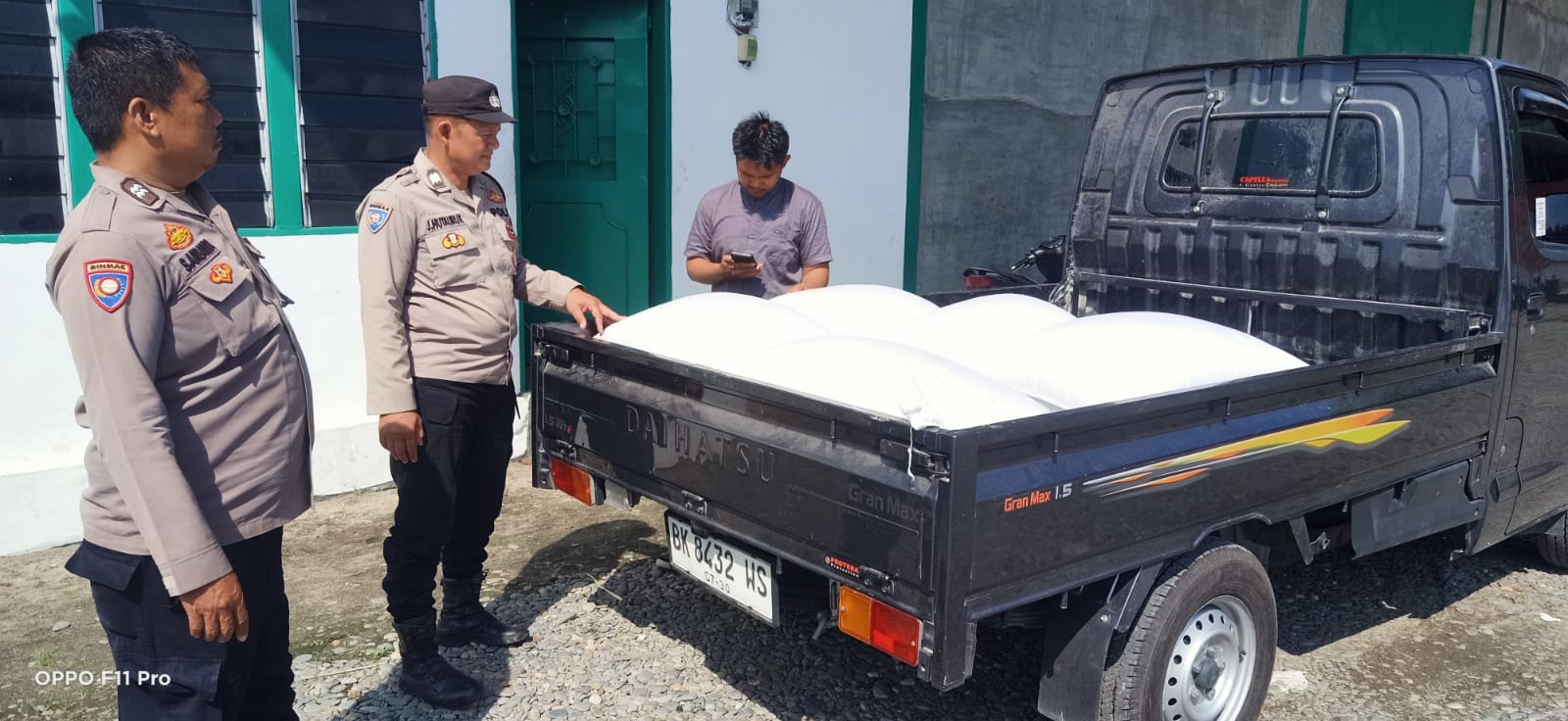 AIPTU Jhonson Hutahuruk Dampingi Petani Jual 500 Kg Jagung ke Bulog, Wujud Nyata Dukungan Polri terhadap Ketahanan Pangan