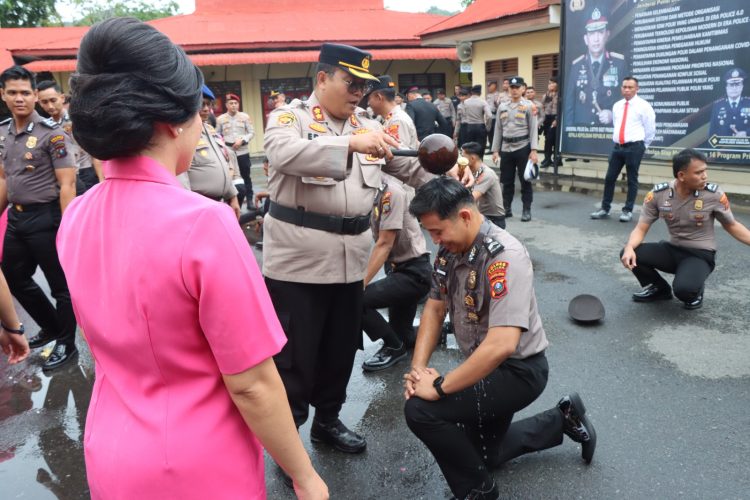 20 Personel Polres Sibolga Naik Pangkat, Kapolres Eddy Inganta: Jadikan Amanah untuk Tingkatkan Profesionalisme