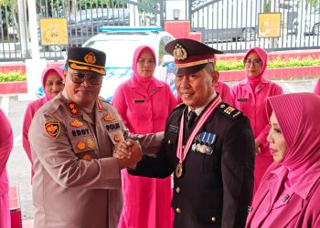 Haru di Polres Sibolga, AKP (Purn.) Suyatno Dilepas dengan Tradisi Kehormatan Usai Menuntaskan Pengabdian