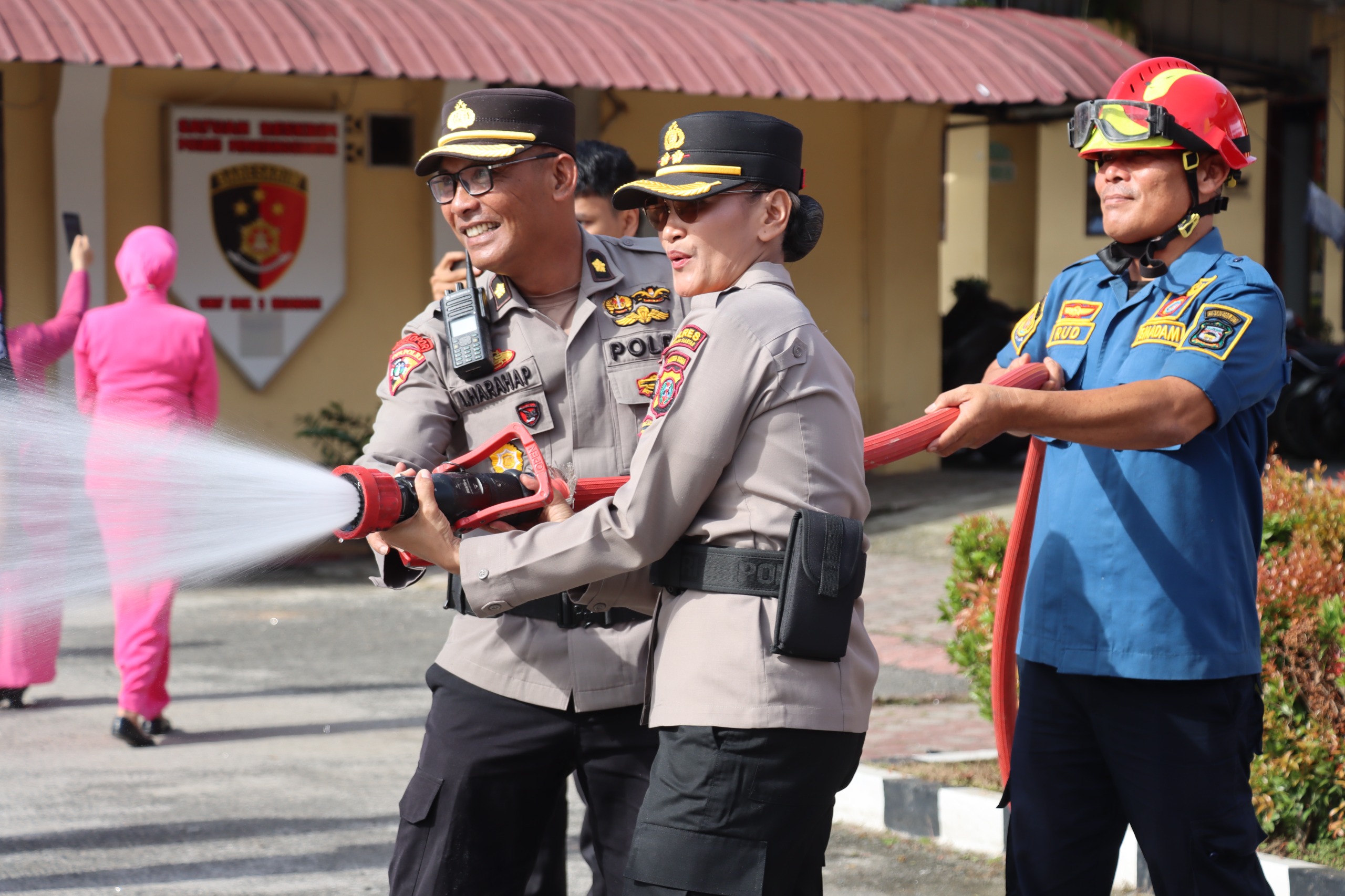 33 Personel Polres Pematangsiantar Naik Pangkat, Kapolres Sah Udur: Amanah Baru Harus Dibalas dengan Pengabdian Terbaik