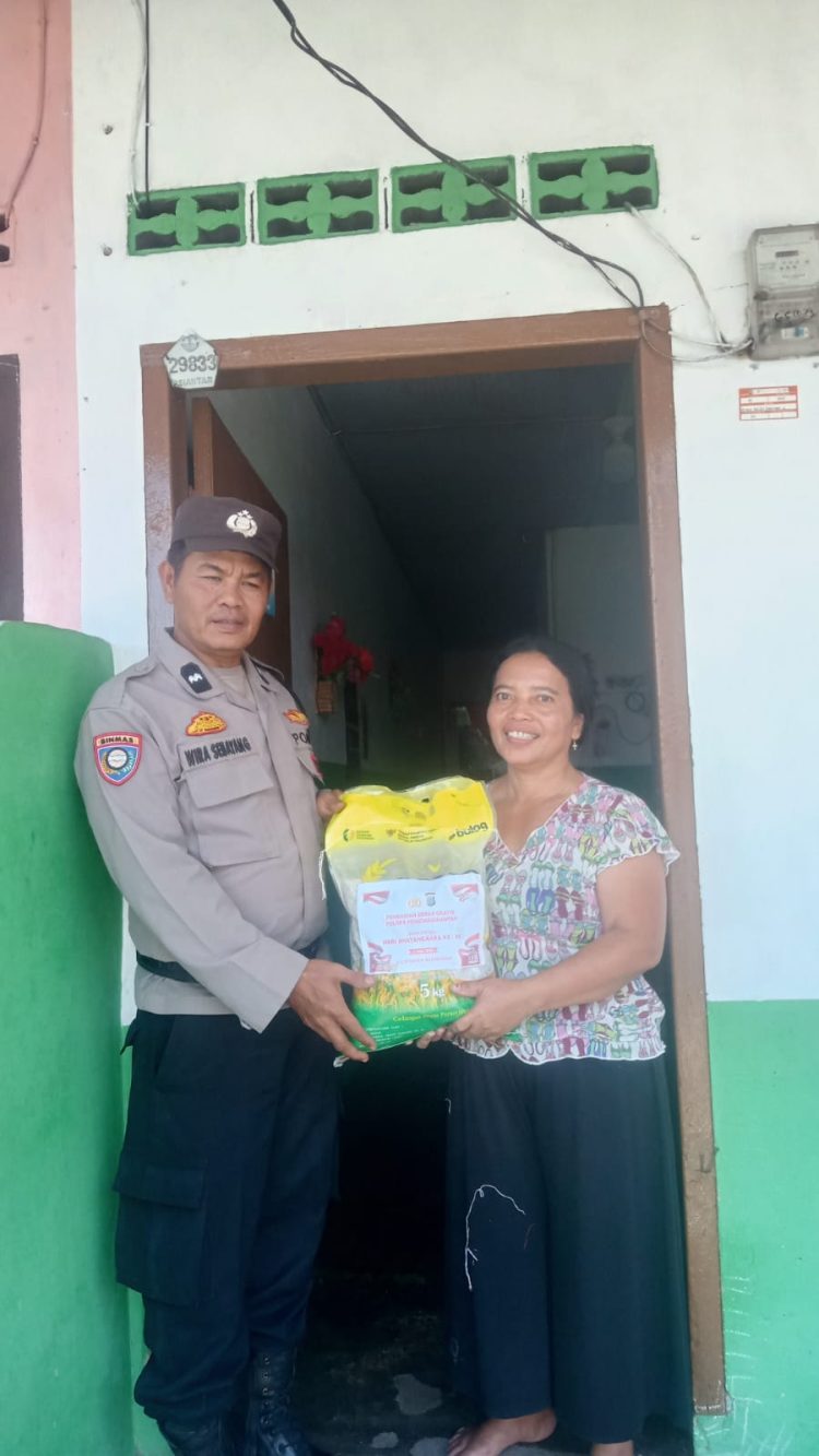 Semangat HUT Bhayangkara ke-80, Polsek Siantar Marihat Salurkan Bansos Kapolres kepada Warga Kurang Mampu