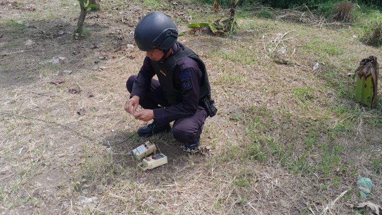 Tim Jibom Brimob Polda Sumut Gerak Cepat Musnahkan Granat Tangan yang Ditemukan Warga di Sunggal