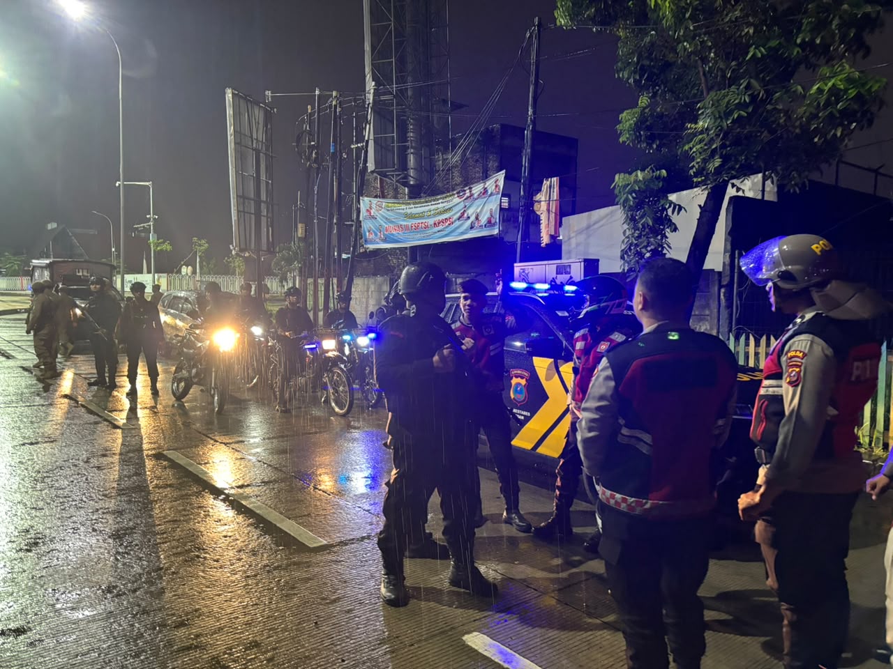 Brimob Polda Sumut Turunkan 56 Personel, Patroli KRYD Skala Besar Jaga Medan Tetap Aman di Malam Akhir Pekan