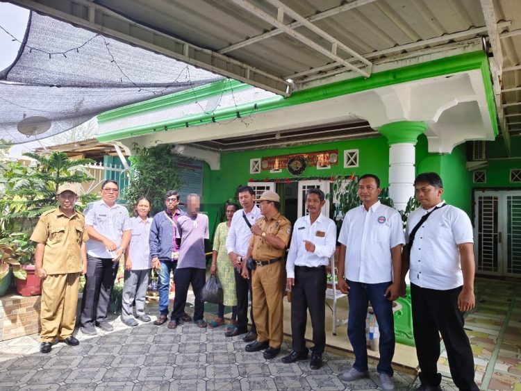 Polsek Siantar Selatan Dampingi Dinsos Evakuasi Warga Diduga ODGJ ke Pusat Rehabilitasi, Wujud Respons Humanis Polri