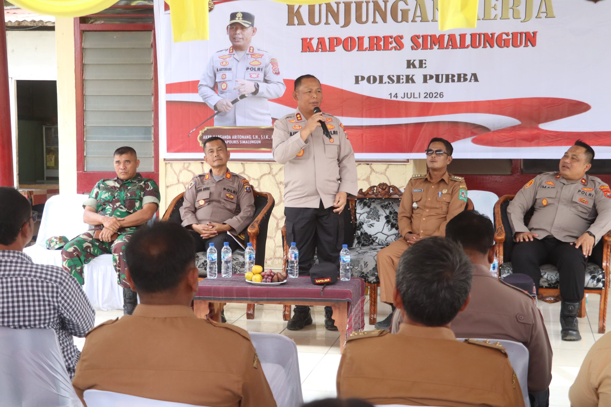 Kapolres Simalungun Kunjungi Tiga Polsek, Tegaskan Komitmen Perkuat Sinergi dan Berantas Narkoba dari Lingkup Keluarga