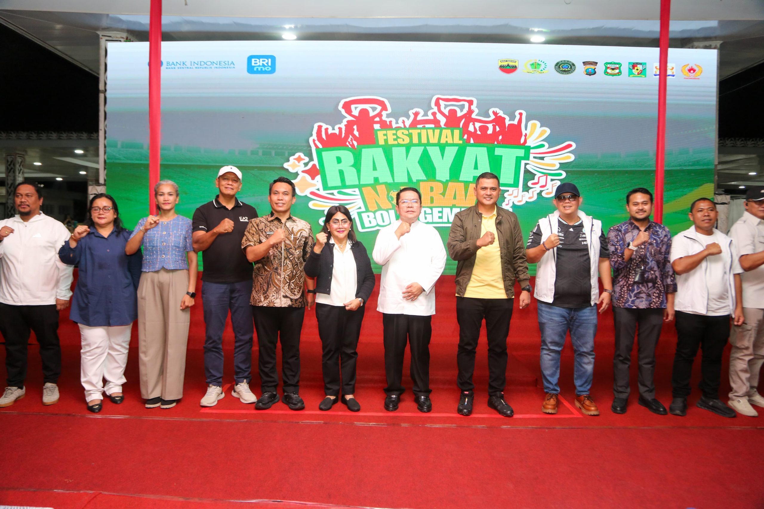 Dandim 0207/Simalungun Letkol Inf Agus Mochtadi Sukses Satukan Ribuan Warga, Wali Kota Pematangsiantar Wesly Silalahi Resmi Buka Festival Rakyat Nobar Bola Gembira