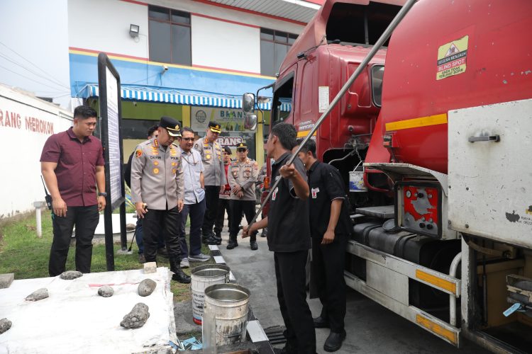 Polrestabes Medan Kawal Langsung Distribusi BBM, 11 Mobil Tangki Dikawal hingga Tiba di SPBU