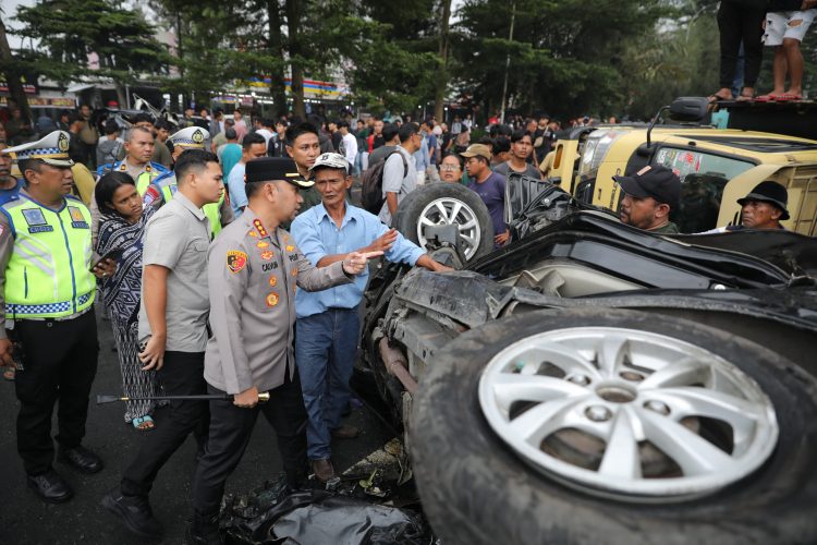Kecelakaan Maut di Sibolangit: 4 Tewas dan 8 Korban Luka, Kapolrestabes Medan Pimpin Evakuasi