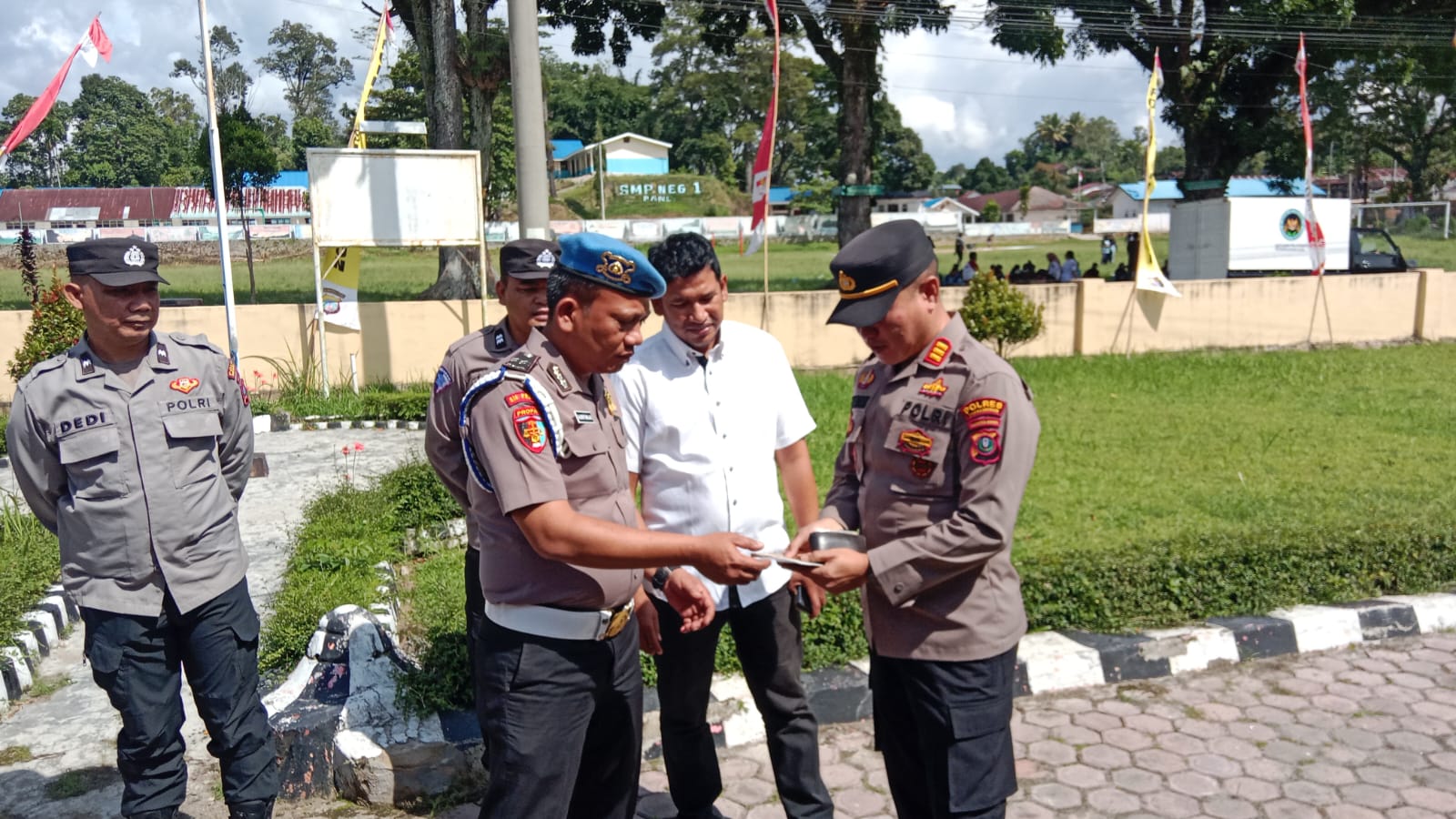 Propam Polres Simalungun Sidak Polsek Panei Tongah, Senpi Diperiksa, SIM Personel Kedaluwarsa Jadi Temuan