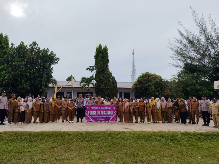 “Character is More” Menggema di SMPN 1 Dolok Batu Nanggar, Kapolsek Dobana Tanamkan Karakter dan Tolak Narkoba Sejak Dini