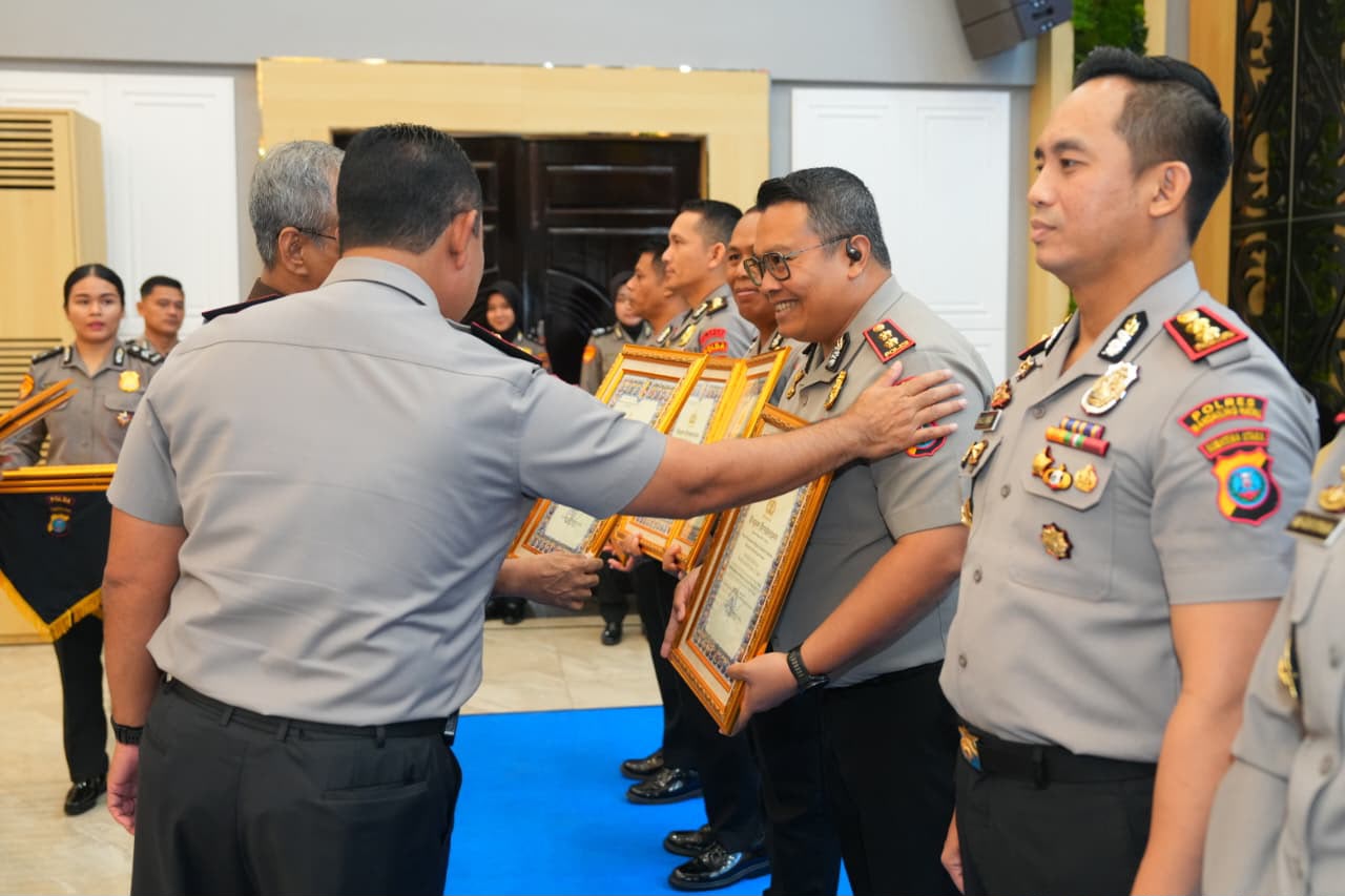 Prestasi Gemilang AKBP Eddy Inganta! Polres Sibolga Raih Dua Penghargaan Bergengsi Kapolri atas Integritas dan Pelayanan Prima