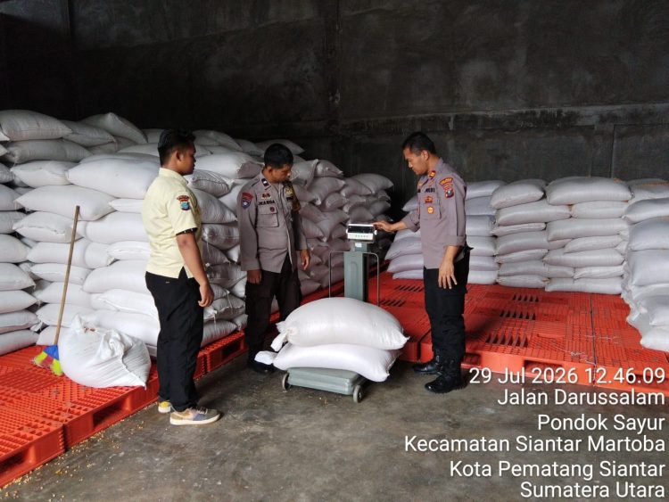 Polri Hadir untuk Petani, Kapolsek Siantar Timur Dampingi Penyerapan 10 Ton Jagung oleh Bulog