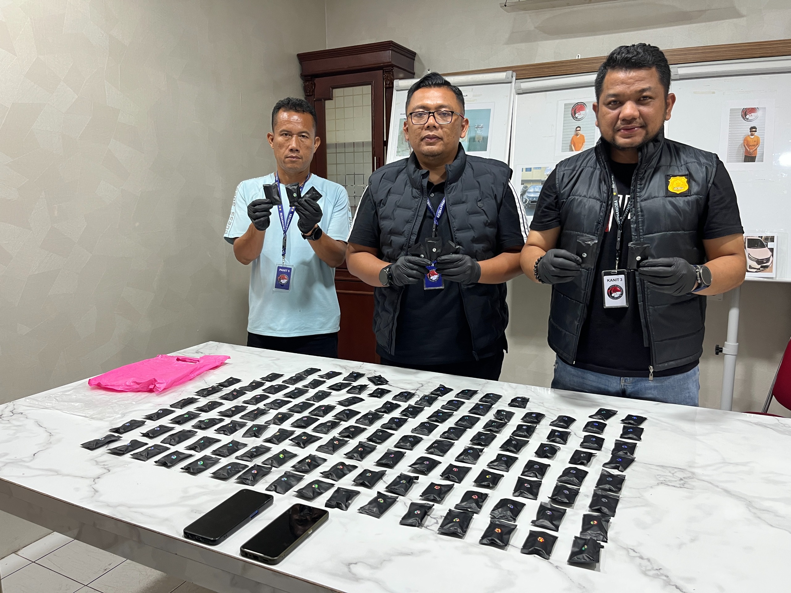 Menunggu Instruksi Bos di Malaysia, Kurir Vape Narkoba Dibekuk di Hotel Meda