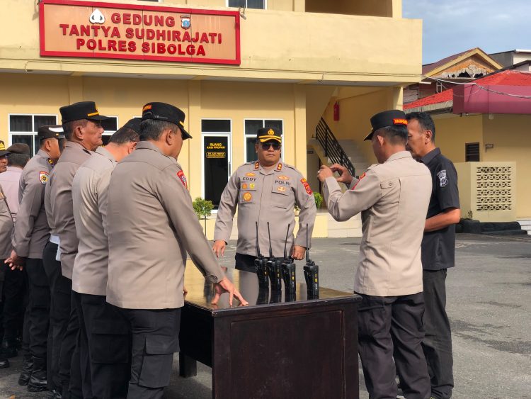 Kapolres Sibolga Sidak HT Personel, Pastikan Sarana Komunikasi Siap Dukung Tugas Kepolisian