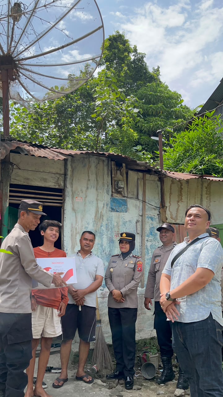 Kapolsek Siantar Utara Tebar Kepedulian Jelang HUT RI ke-81, Lansia dan Warga Kurang Mampu Terima Sembako serta Bendera Merah Putih