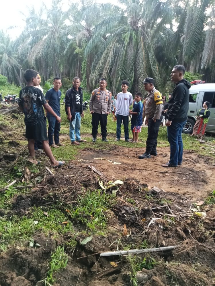 Tragis di Kebun Marihat: Remaja 17 Tahun Tewas Tersengat Listrik, Polsek Gunung Malela Bergerak Cepat