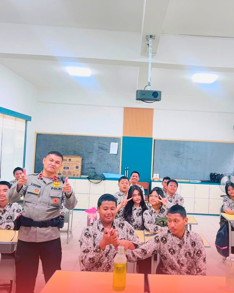 Bukan Sekadar Disiplin, Brimob Bekali Pelajar SMA Bhayangkari Medan Lawan Geng Motor dan Tawuran
