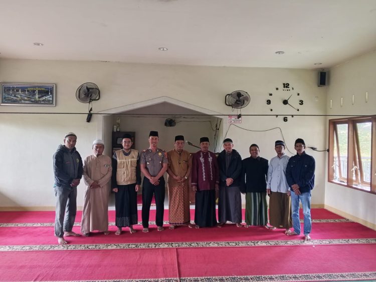 Jadi Khatib Jumat di Cingkes, Kapolsek Dolok Silau Tegaskan Kamtibmas Harus Dimulai dari Diri Sendiri