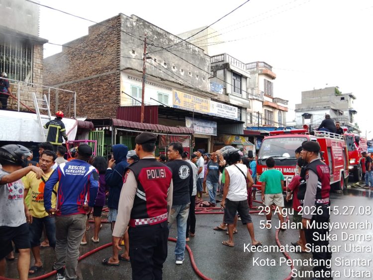 Ruko di Jalan Patuan Nagari Terbakar, Polisi dan Damkar Bergerak Cepat