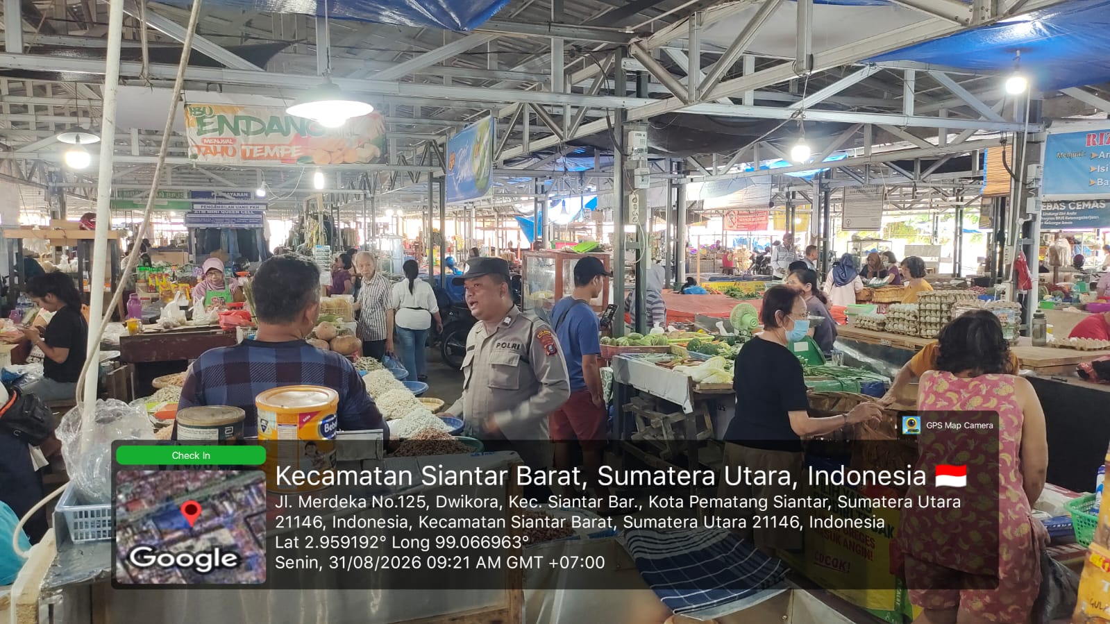 Jaga Pasar Horas Tetap Aman, Polisi Turun Langsung Ingatkan Warga Waspada Kejahatan
