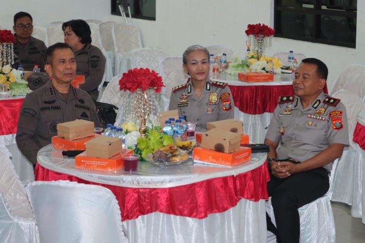 Bawa Kue dan Pesan Kebersamaan, Kapolres Pematangsiantar Perkuat Sinergi dengan Kejari