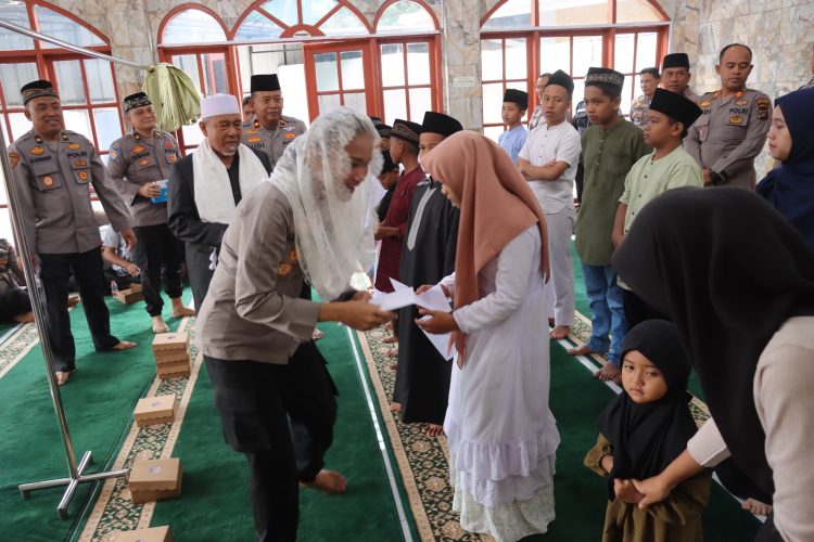 Maulid Nabi di Masjid Safarul Qadri, Kapolres Pematangsiantar Ajak Personel Jadikan Akhlak Rasulullah Pedoman Pengabdian