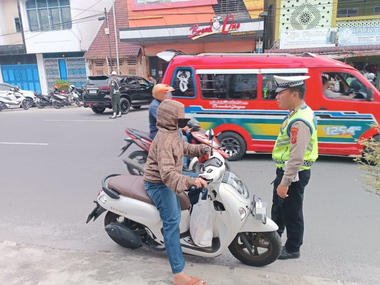Tegakkan Kepatuhan Pajak, Satlantas Polres Pematangsiantar Razia Kendaraan di Jalan Merdeka
