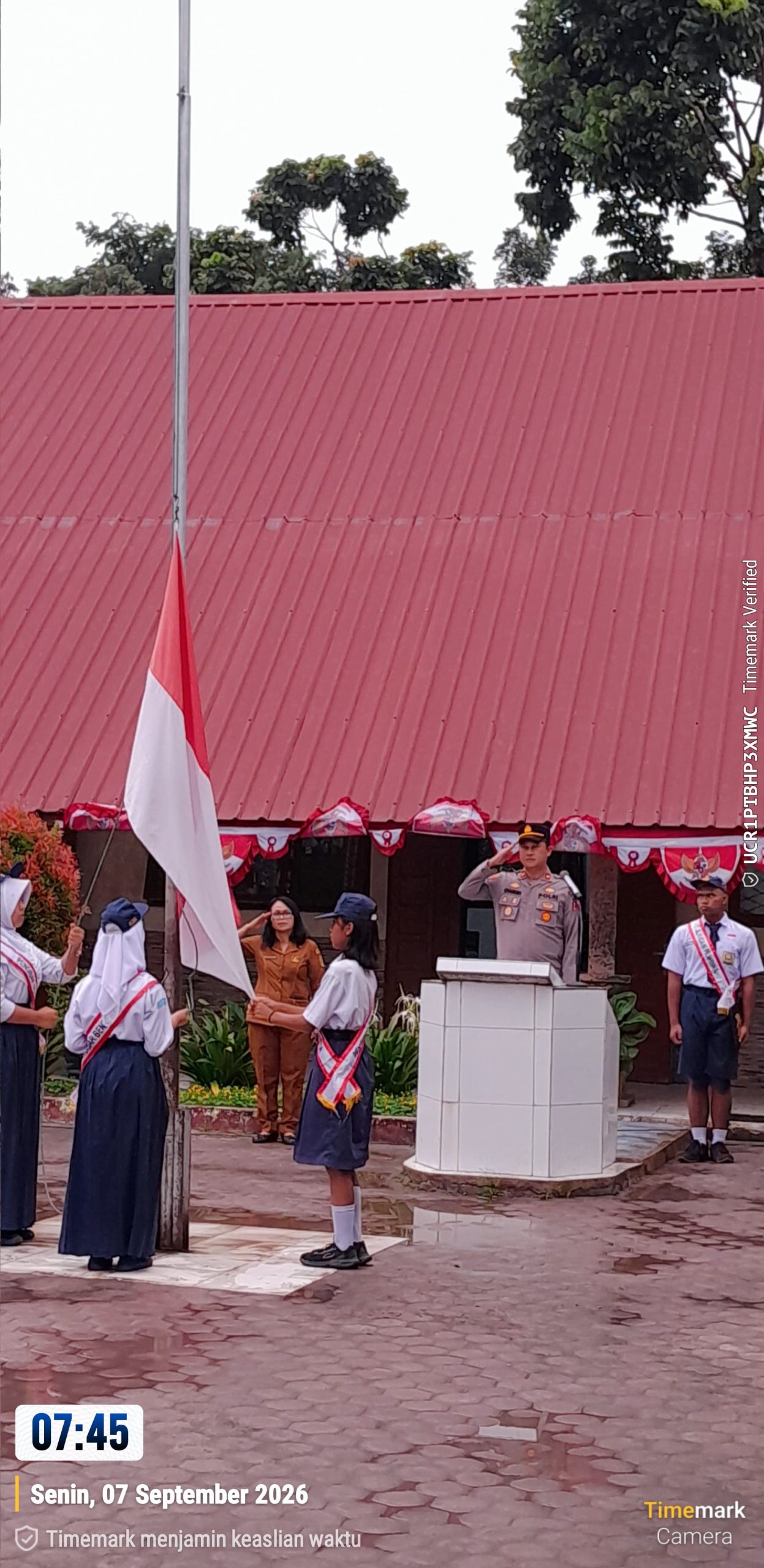 Police Go to School, Kapolsek Siantar Timur Tanamkan Disiplin dan Tolak Tawuran kepada Pelajar SMP Negeri 1