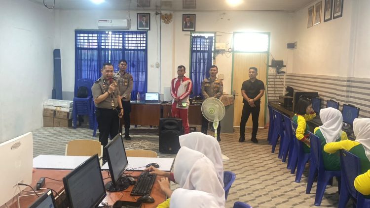 Polres Pematangsiantar Masuk Sekolah, 35 Siswa Digembleng Pahami AI